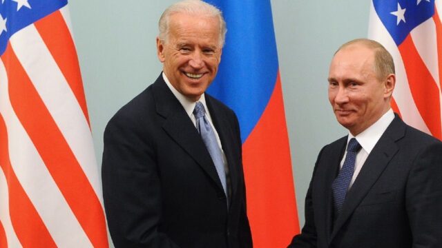 «Коммерсантъ» назвал возможное место встречи Путина и Байдена