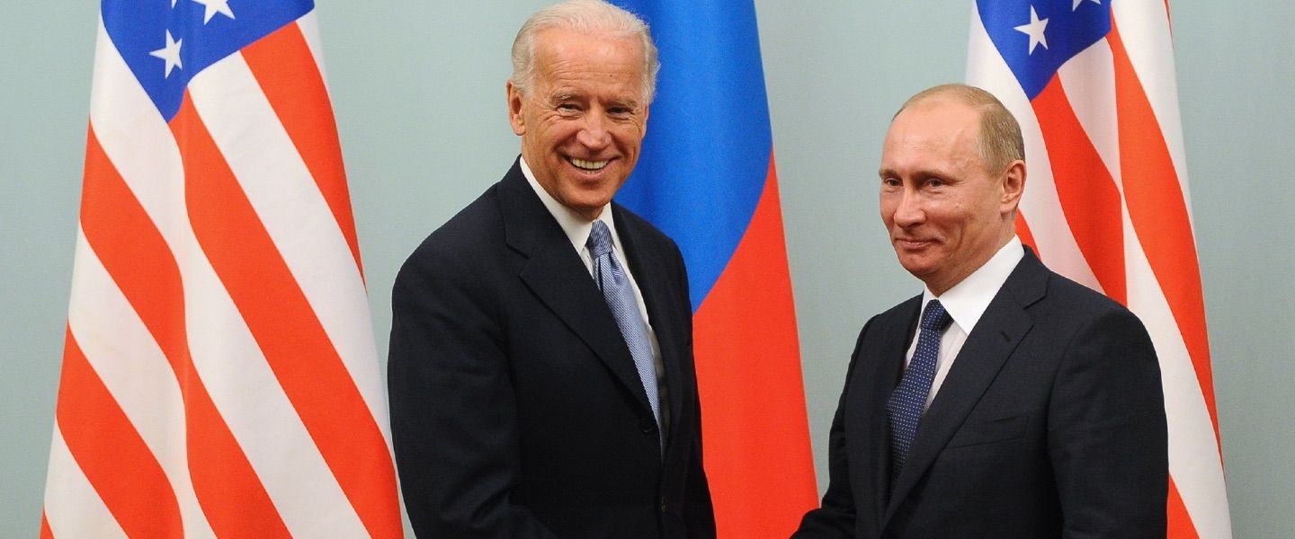 «Коммерсантъ» назвал возможное место встречи Путина и Байдена