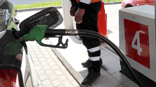В «Лукойле» назвали условие снижения цен на бензин до 20 рублей за литр