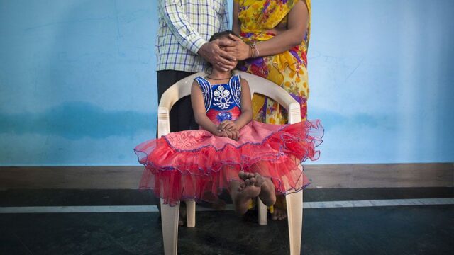 В Индии после изнасилования родила десятилетняя девочка. Суд не разрешил сделать ей аборт