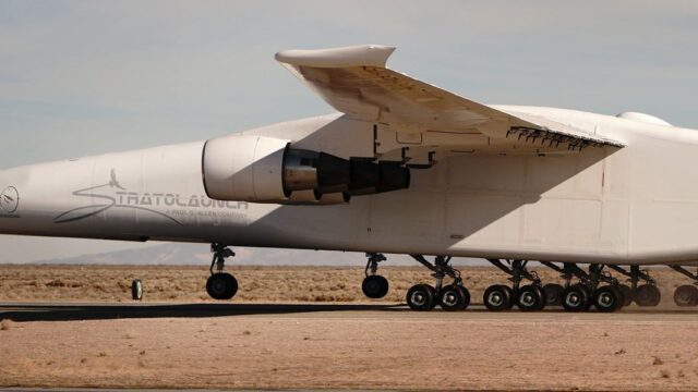 «‎Самый большой в мире самолет» успешно совершил второй полет