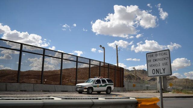 На границе США с Мексикой погиб американский пограничник