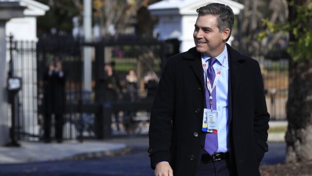Белый дом вернул аккредитацию журналисту CNN