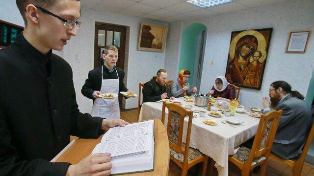 Минюст России: коллективное чтение Библии в кафе надо согласовывать с властями