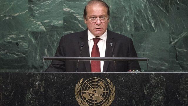 Верховный суд Пакистана отстранил премьера-министра страны от должности