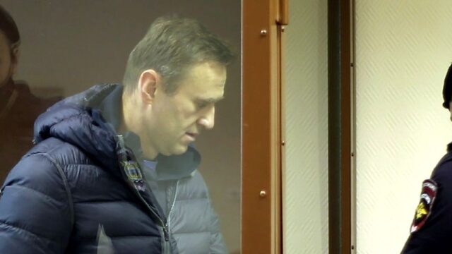 Навальный сообщил, что в СИЗО его поставили на учет как склонного к побегу