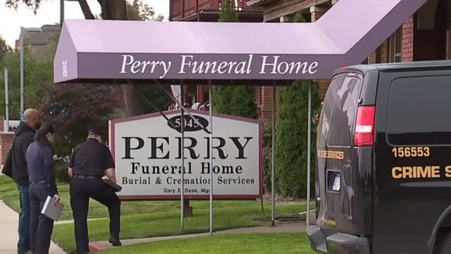 В похоронном бюро в Детройте нашли останки еще 63 нерожденных детей