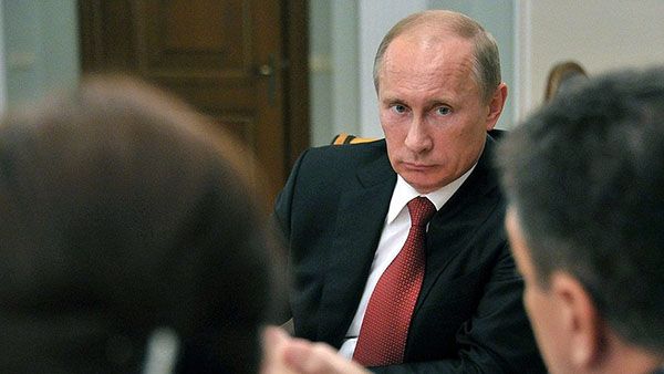 «Левада-центр»: рейтинг доверия к Путину снизился до «докрымского» уровня