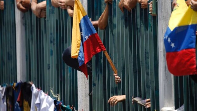 Власти США ввели санкции против двух должностных лиц Венесуэлы, которые связаны с сектором электроэнергетики страны