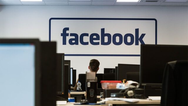 Facebook заплатил штраф в 4 млн рублей за отказ хранить данные пользователей в России