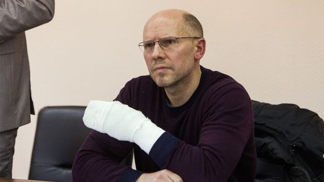 Суд в Петербурге переквалифицировал дело журналиста Игоря Рудникова — ему назначили обязательные работы
