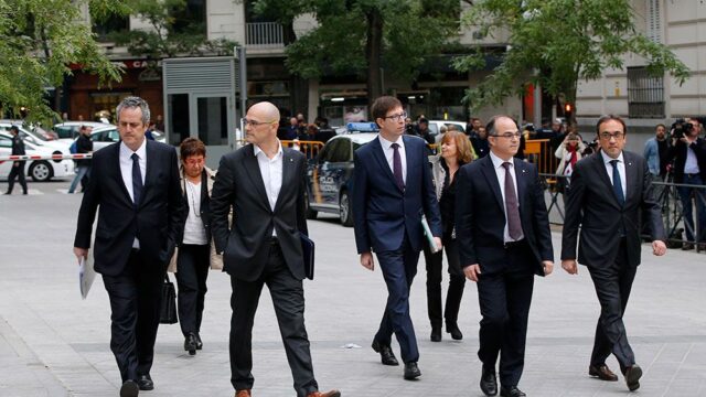 В Мадриде арестовали восьмерых бывших членов каталонского правительства