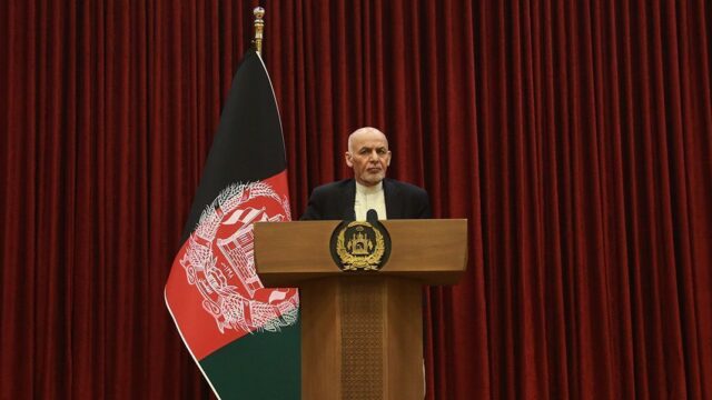 ОАЭ заявили о прибытии в страну президента Афганистана с семьей