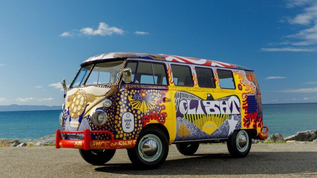 К юбилею «Вудстока» художники воссоздали психоделический микроавтобус Light
