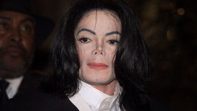 Радиостанция Би-би-си убрала из эфира песни Майкла Джексона после выхода фильма «Покидая Неверленд»