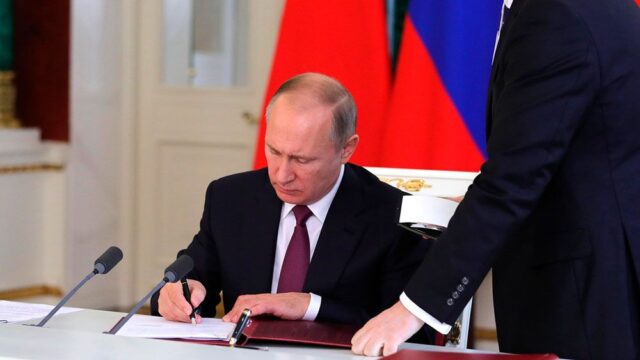 Путин подписал указ о блокировке сайтов за отказ удалить порочащие сведения