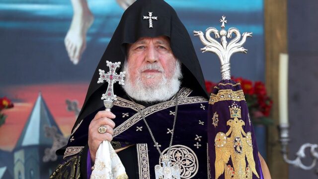 Католикос всех армян Гарегин II призвал Пашиняна уйти в отставку