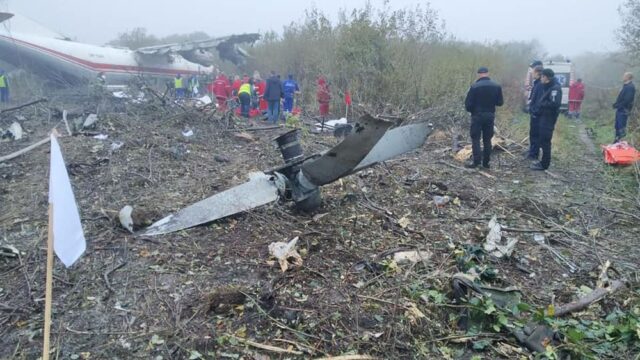 Во Львове при аварийной посадке разбился Ан-12, есть погибшие