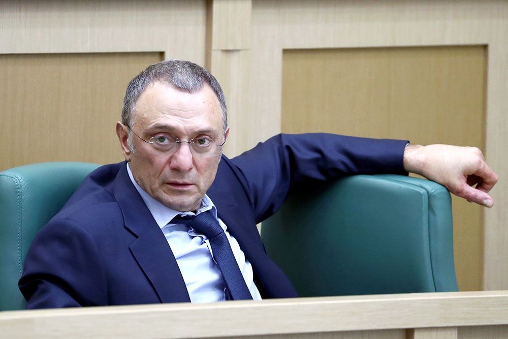 Сенатор Сулейман Керимов подал в суд на Forbes и «Ведомости»
