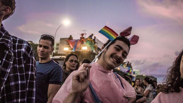 Суд в Бразилии разрешил «лечить» людей от гомосексуальности