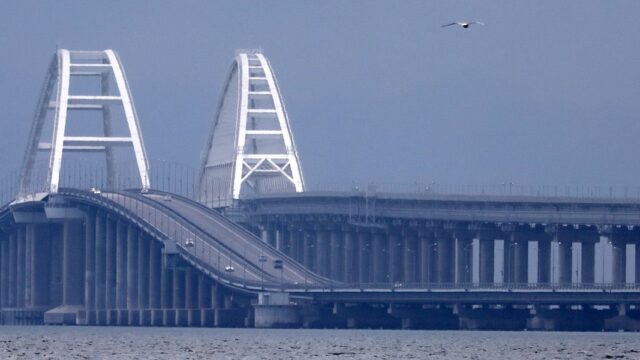 На Крымском мосту открыли железнодорожное сообщение