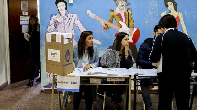 На парламентских выборах в Аргентине победили сторонники правительства