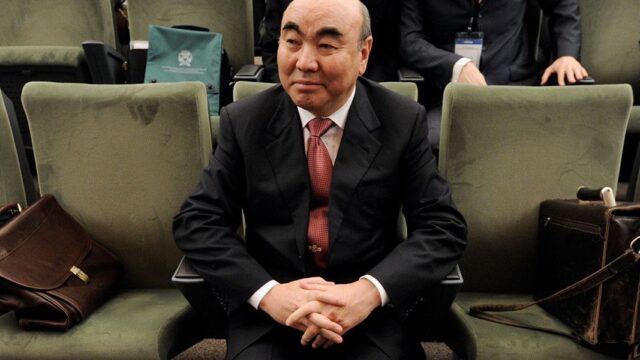 Бывшего президента Киргизии Акаева задержали после прилета в Бишкек