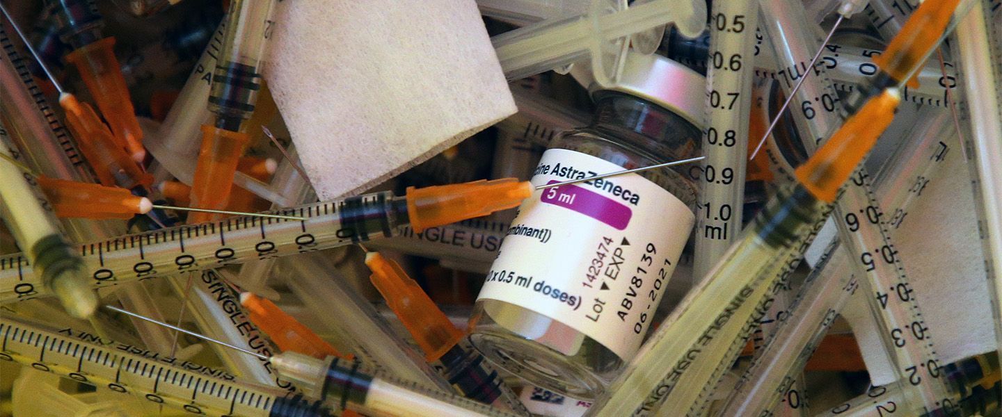 Во Франции начали расследование смертей после вакцинации AstraZeneca