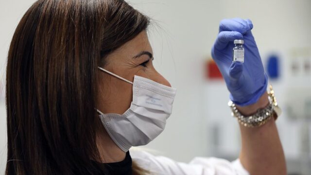 Европейский регулятор одобрил использование вакцин BioNTech и Pfizer