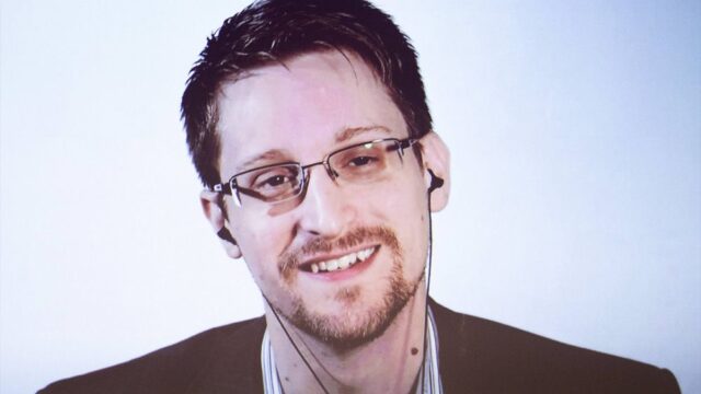 Эдвард Сноуден сообщил, что тайно женился в России
