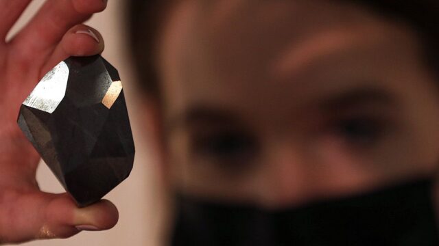 Самый большой черный бриллиант в истории продали за криптовалюту