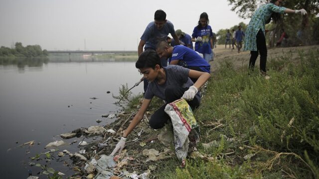 Индийский министр пообещал избавить страну от одноразовой пластиковой упаковки к 2022 году