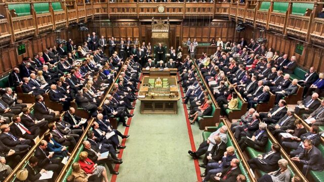 Британский парламент проголосовал против соглашения по Брэкзиту