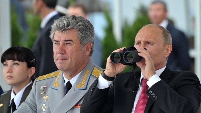 Путин уволил главу Воздушно-космических сил России