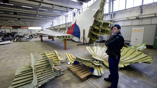 Парламент Нидерландов попросил расследовать, почему Украина не закрыла воздушное пространство до катастрофы MH17