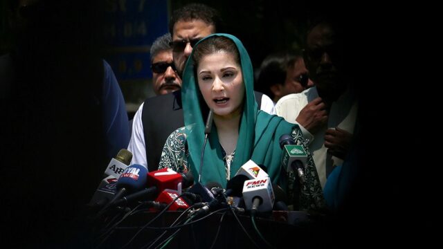 В Пакистане дочь премьера подозревают в подделке документов. Ее выдал шрифт Calibri
