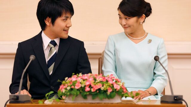 Японская принцесса Мако перенесла дату свадьбы из-за долгов семьи жениха