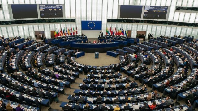 Европарламент призвал Москву «прекратить угрожать соседям»