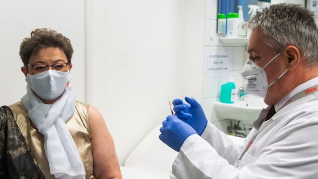 Венгрия первой в Евросоюзе одобрила вакцину «Спутник V»