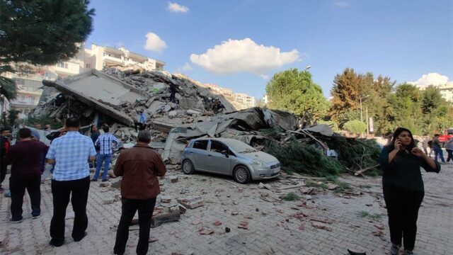На западе Турции произошло мощное землетрясение