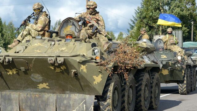 Украина провела военные учения на границе с Крымом