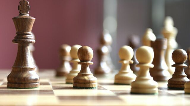 В Швейцарии закрыли счета Международной шахматной федерации из-за санкций против Кирсана Илюмжинова