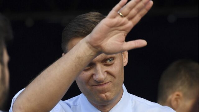 Навальный собрал несколько тысяч сторонников на митинге в Екатеринбурге
