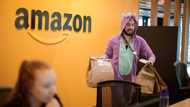 Капитализация Amazon превысила $900 млрд и почти догнала Apple
