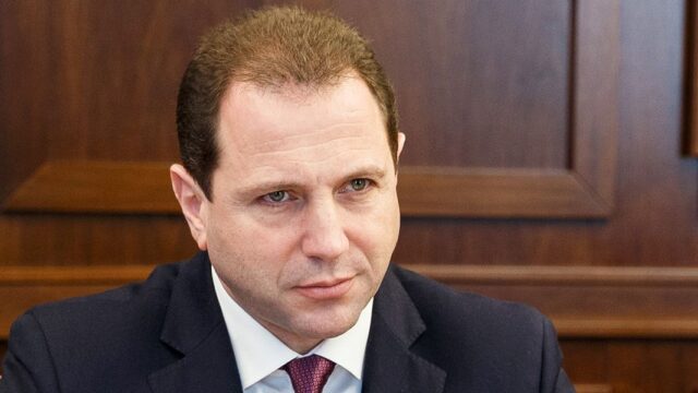 В Армении арестовали экс-министра обороны Тонояна