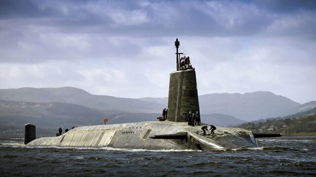 Девятерых британских подводников уволили за употребление наркотиков