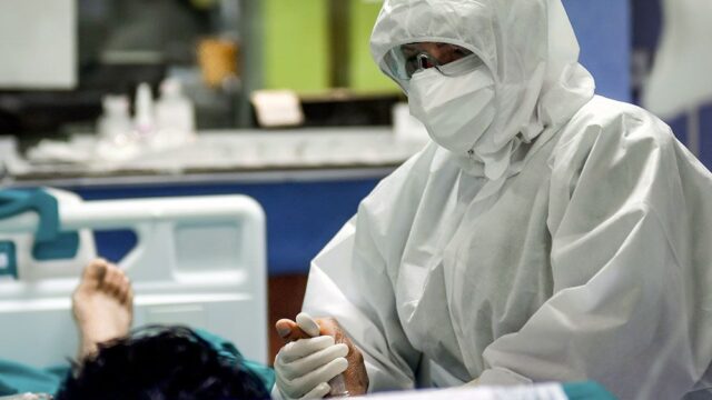 Число зараженных коронавирусом в мире превысило два миллиона человек