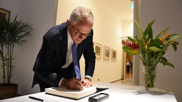 Премьер-министр Австралии Малькольм Тернбулл ушел в отставку после скандала в правительстве