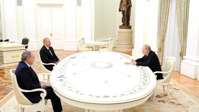 Путин, Алиев и Пашинян встретились в Москве и подписали заявление. У Пашиняна остались вопросы