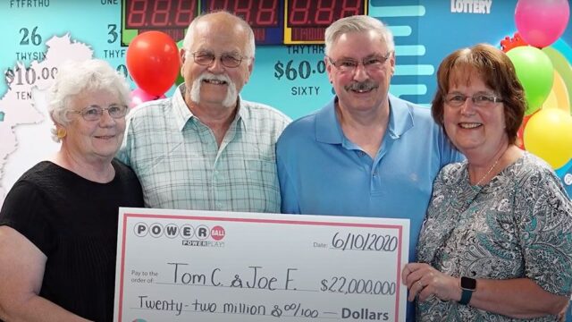 Американец выиграл в лотерею $22 млн и разделил выигрыш с лучшим другом. Потому что они договорились об этом почти 30 лет назад